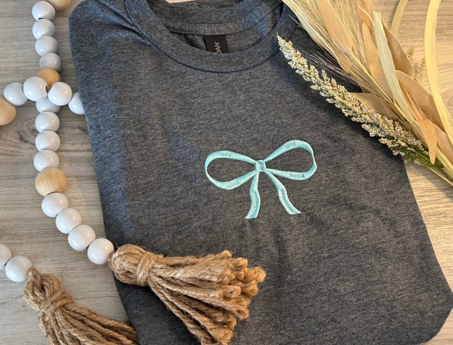 Embroidered Bow in gray Tee