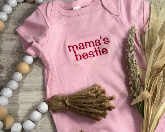 Mamas bestie onsie